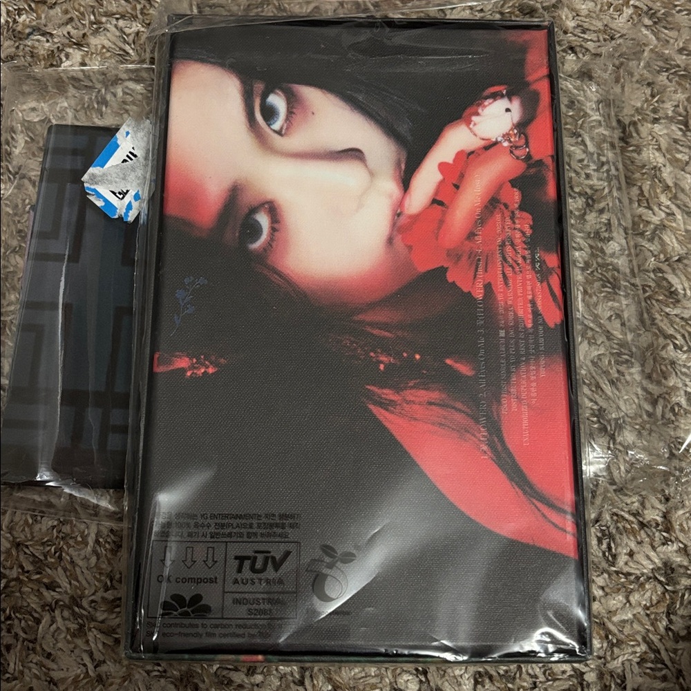 Blackpink Jisoo 1st single album box set - Picture 3 of 5